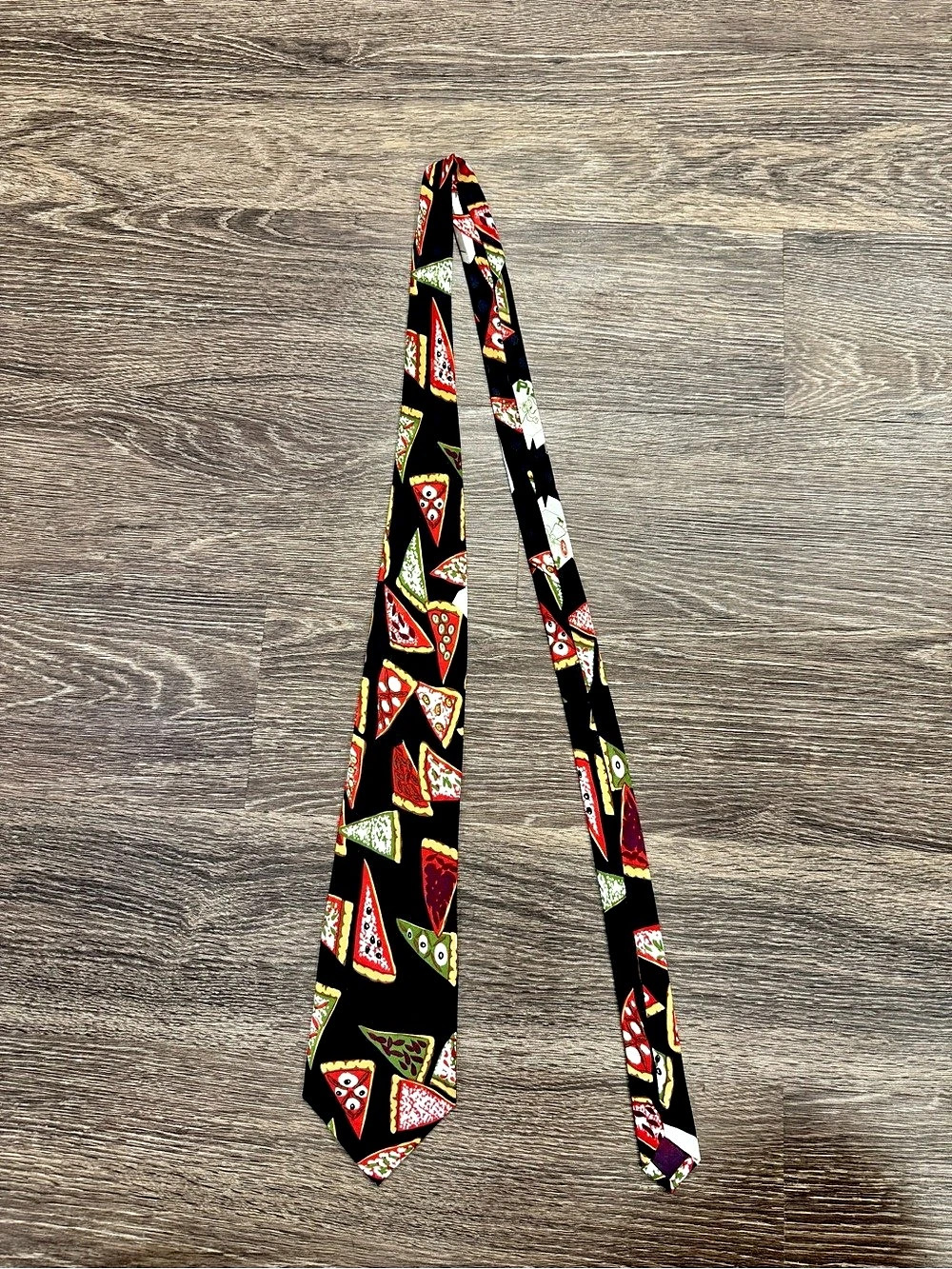 Vintage 1990 Nicole Miller Pizza Novelty Print 100% Silk Men’s Tie Black